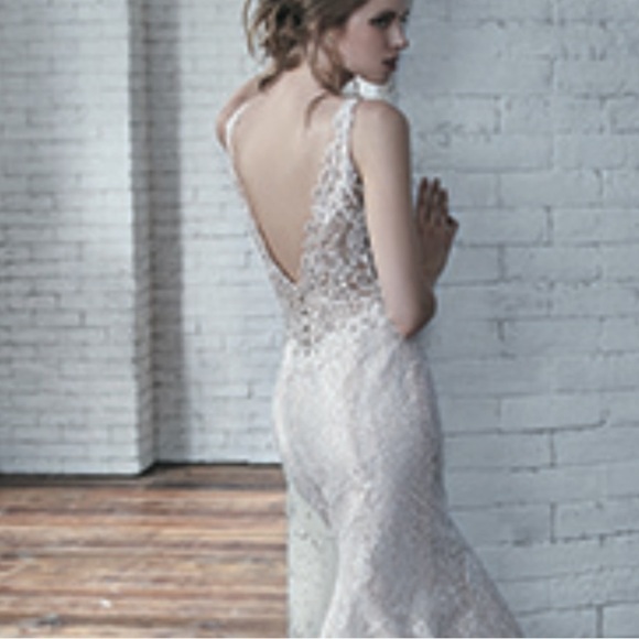 Badgley Mischka Cindy Bridal Wedding Gown - Picture 14 of 16